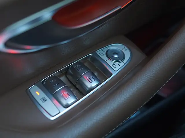 2019 Mercedes-Benz E-Class E300, HUD, Adaptive Cruise Control, D - Photo 12