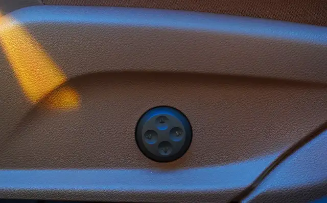 2019 Mercedes-Benz E-Class E300, HUD, Adaptive Cruise Control, D - Photo 16