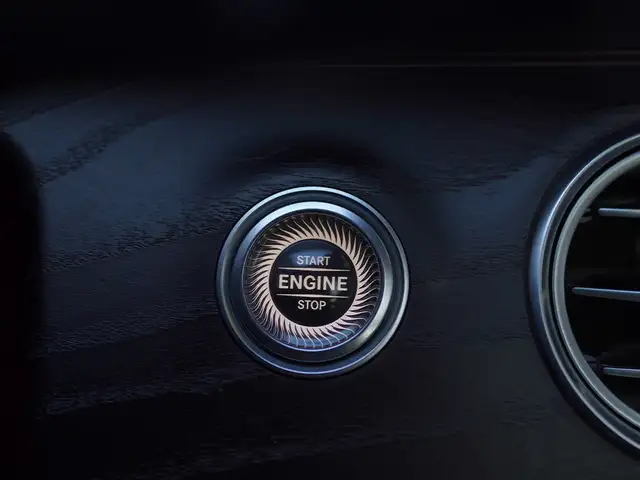 2019 Mercedes-Benz E-Class E300, HUD, Adaptive Cruise Control, D - Photo 27