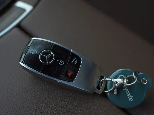 2019 Mercedes-Benz E-Class E300, HUD, Adaptive Cruise Control, D - Photo 43