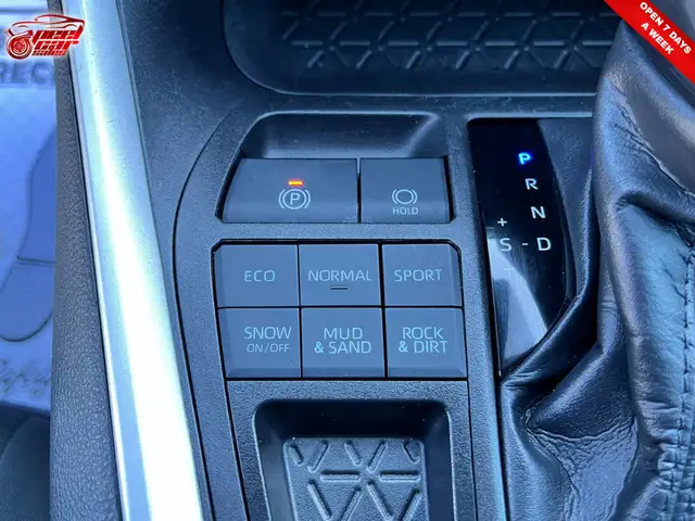 2022 Toyota RAV4 XLE, - Photo 18