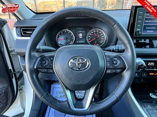 2022 Toyota RAV4 XLE, - Photo 19