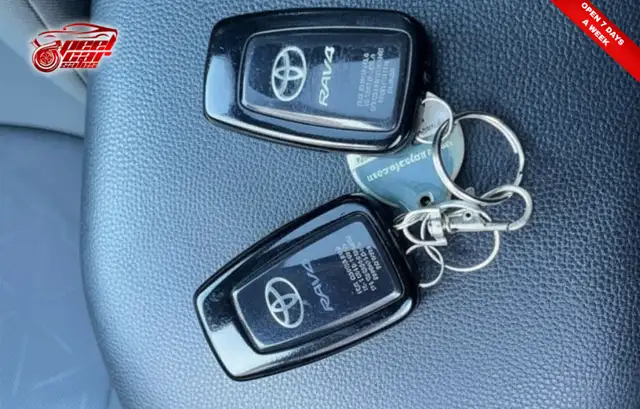 2022 Toyota RAV4 XLE, - Photo 22