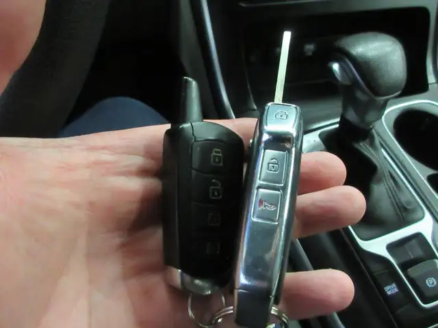 KIA CARNIVAL 2023 LX 8 PASSAGERS SIEGES CHAUFFANT CAMERA RECUL 4 - Photo 18