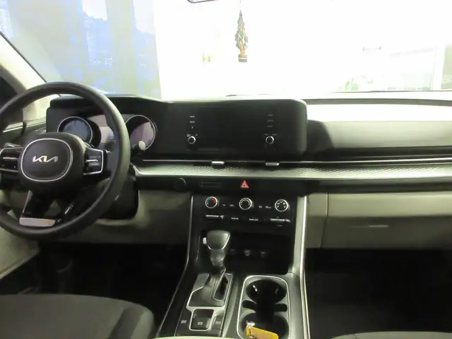 KIA CARNIVAL 2023 LX 8 PASSAGERS SIEGES CHAUFFANT CAMERA RECUL 4 - Photo 22