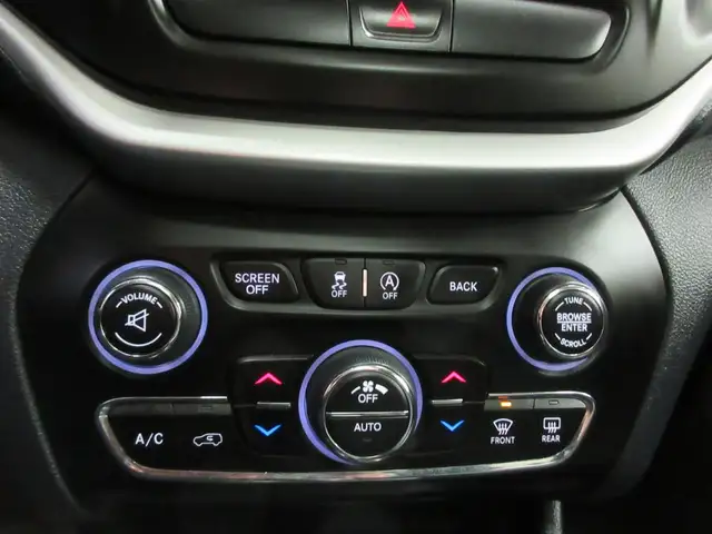 JEEP CHEROKEE 2015 LIMITED V-6 3.2 LITRES 4X4 GPS NAVIGATION TOI - Photo 28