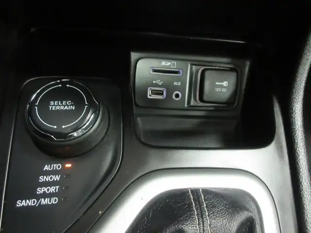 JEEP CHEROKEE 2015 LIMITED V-6 3.2 LITRES 4X4 GPS NAVIGATION TOI - Photo 29