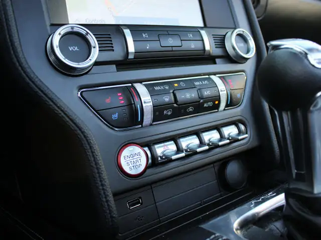 2022 Ford Mustang GT Premium  5.0L V8 | 450 HP | Convertible - Photo 12