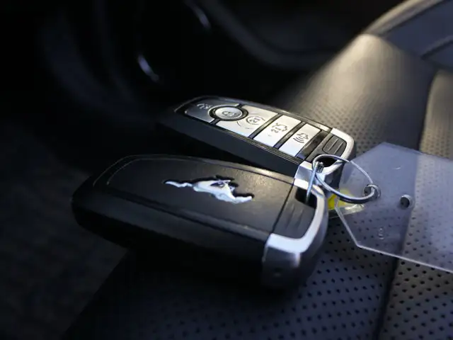 2022 Ford Mustang GT Premium  5.0L V8 | 450 HP | Convertible - Photo 14