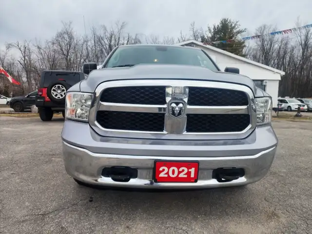 2021 RAM 1500 CLASSIC SLT - Photo 3