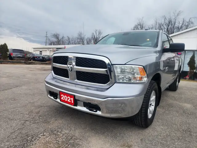 2021 RAM 1500 CLASSIC SLT - Photo 4