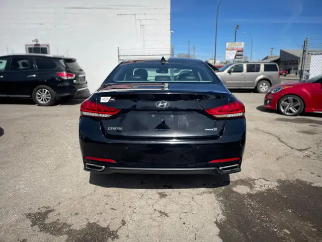 2015 Hyundai Genesis Sedan Technology - Photo 5