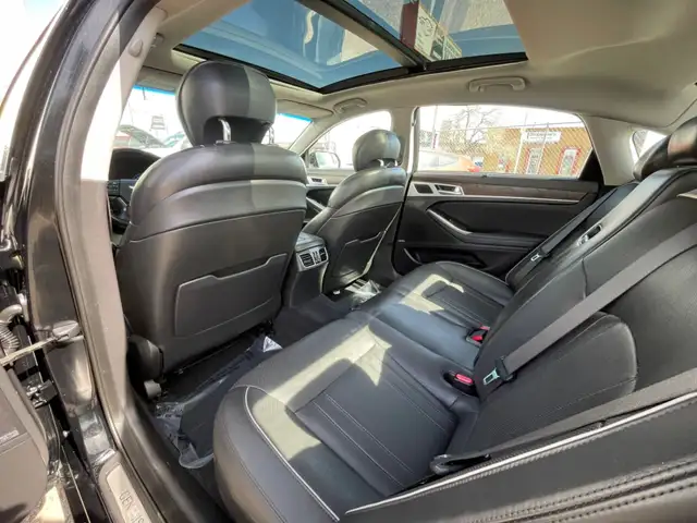 2015 Hyundai Genesis Sedan Technology - Photo 14