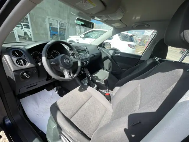 2012 Volkswagen Tiguan 4dr Auto 4Motion - Photo 7