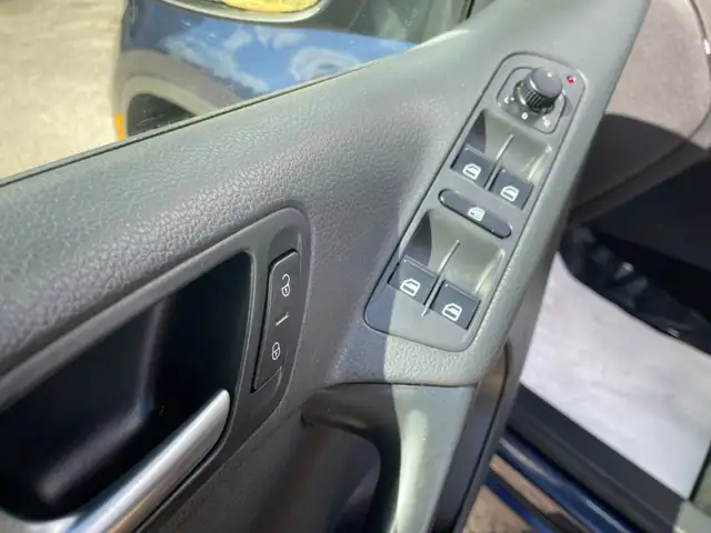 2012 Volkswagen Tiguan 4dr Auto 4Motion - Photo 10