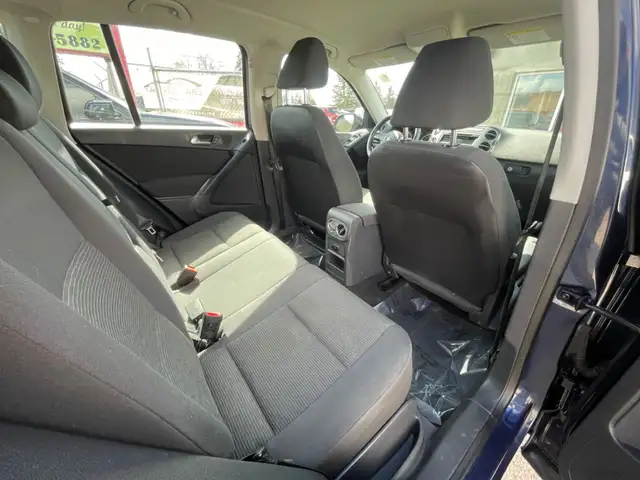 2012 Volkswagen Tiguan 4dr Auto 4Motion - Photo 11