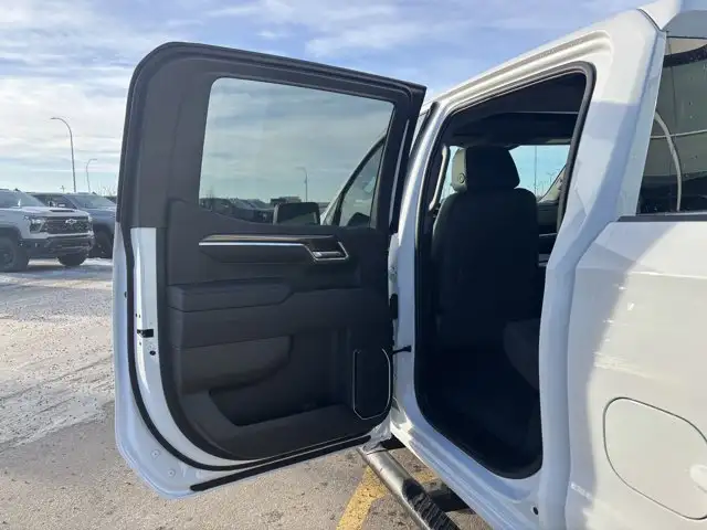 2026 Chevrolet Silverado 1500 LT Trail Boss 5.3L - Photo 21