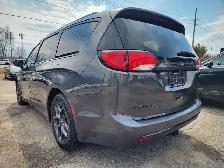 2019 CHRYSLER PACIFICA TOURING - L - Photo 6