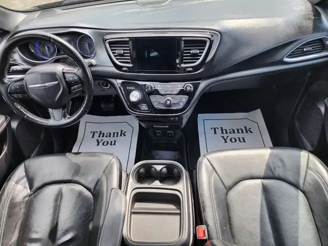 2019 CHRYSLER PACIFICA TOURING - L - Photo 10