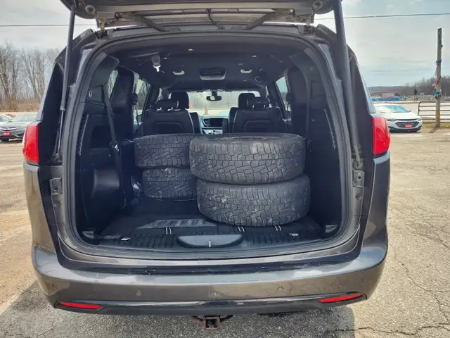 2019 CHRYSLER PACIFICA TOURING - L - Photo 14