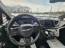 2019 CHRYSLER PACIFICA TOURING - L - Photo 17