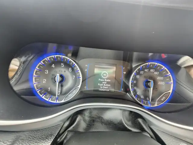 2019 CHRYSLER PACIFICA TOURING - L - Photo 19