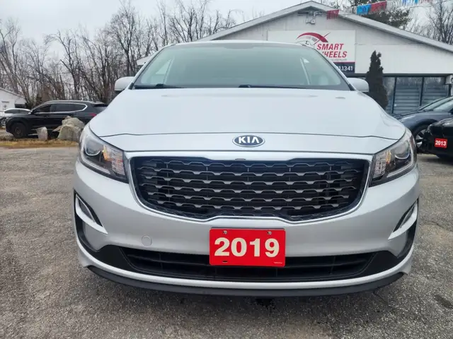 2019 KIA SEDONA LX - Photo 3