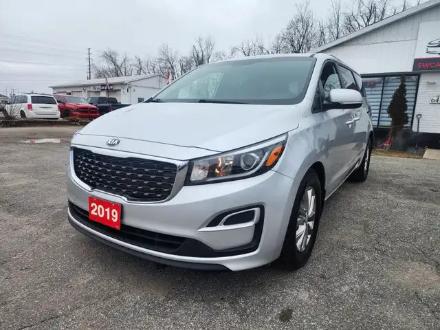 2019 KIA SEDONA LX - Photo 4