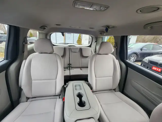 2019 KIA SEDONA LX - Photo 11