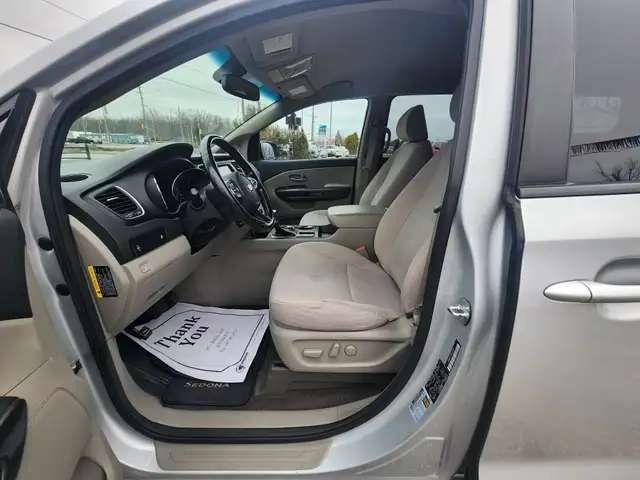 2019 KIA SEDONA LX - Photo 12