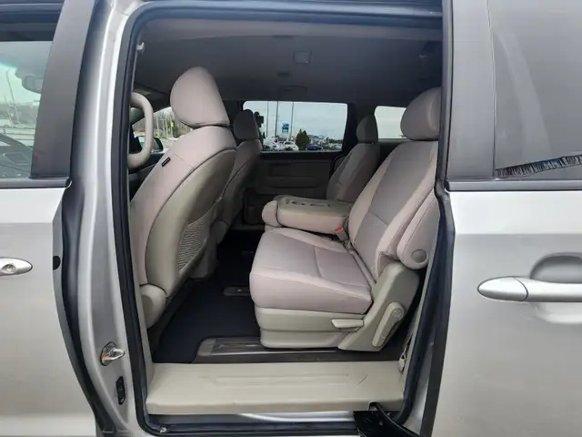 2019 KIA SEDONA LX - Photo 13