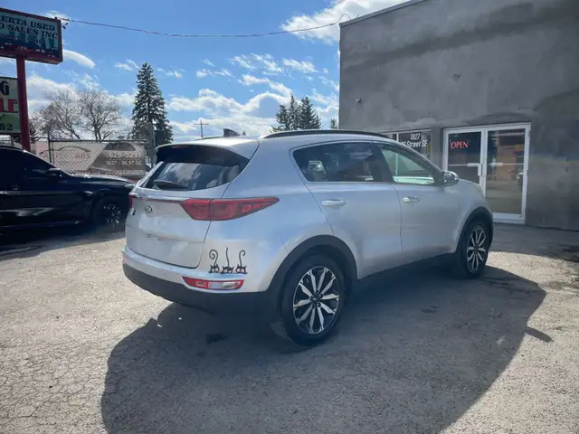 2018 Kia Sportage EX - Photo 4