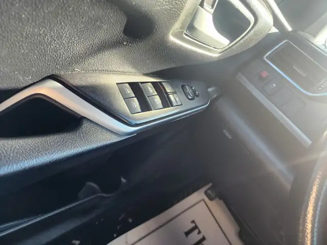 2017 TOYOTA CAMRY HYBRID LE - Photo 18