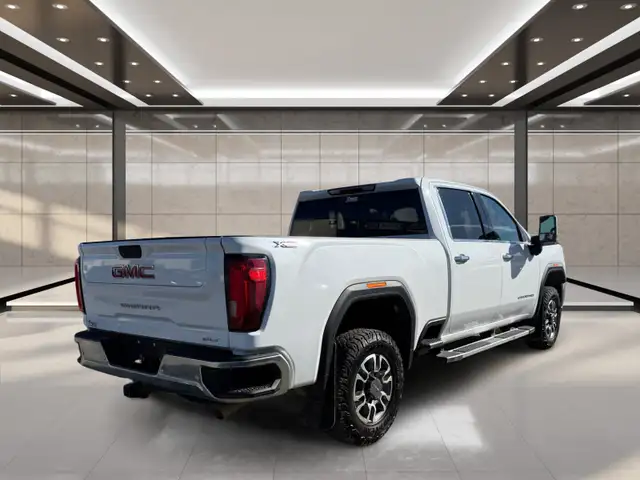 2022 GMC Sierra 2500HD 4WD Crew Cab 159' SLT - Photo 3