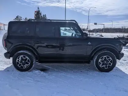 2026 Ford Bronco Outer Banks 4 Door 4x4 - Photo 4