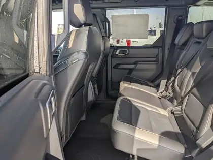 2026 Ford Bronco Outer Banks 4 Door 4x4 - Photo 8