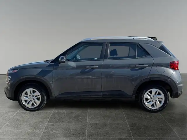 2024 Hyundai Venue Preferred - Photo 2