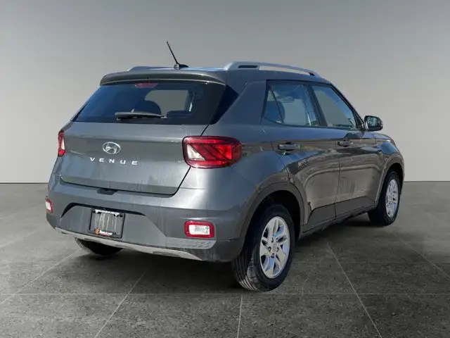 2024 Hyundai Venue Preferred - Photo 7