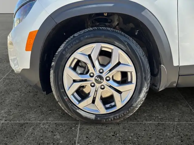 2025 Kia Seltos EX - Photo 11