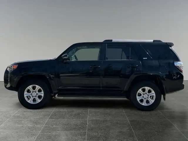 2023 Toyota 4Runner - Photo 2