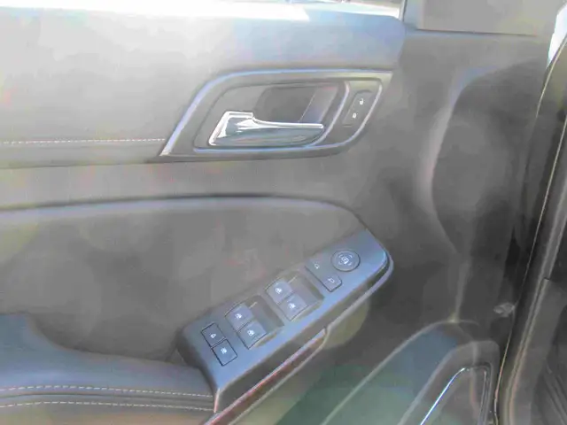 2019 GMC Yukon XL SLE - Photo 8