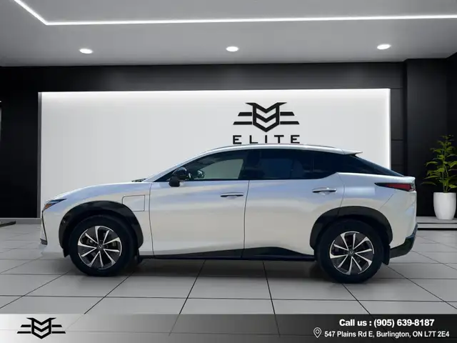 2023 Lexus RZ RZ 450e AWD - ELECTRIC - BLIND SPOT MONITOR !! - Photo 5