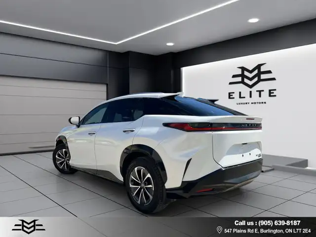 2023 Lexus RZ RZ 450e AWD - ELECTRIC - BLIND SPOT MONITOR !! - Photo 6