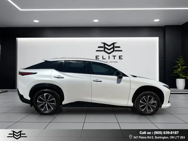 2023 Lexus RZ RZ 450e AWD - ELECTRIC - BLIND SPOT MONITOR !! - Photo 9