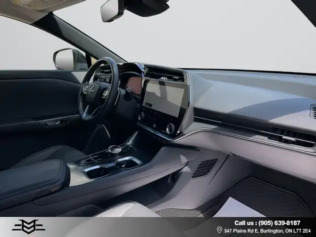 2023 Lexus RZ RZ 450e AWD - ELECTRIC - BLIND SPOT MONITOR !! - Photo 23