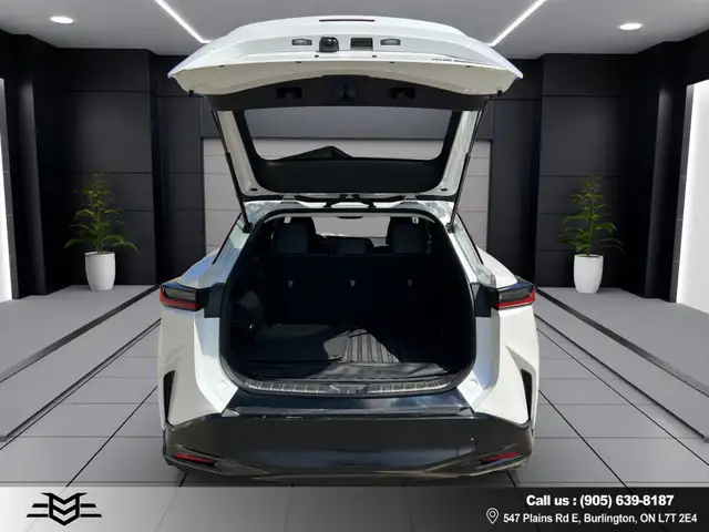2023 Lexus RZ RZ 450e AWD - ELECTRIC - BLIND SPOT MONITOR !! - Photo 31