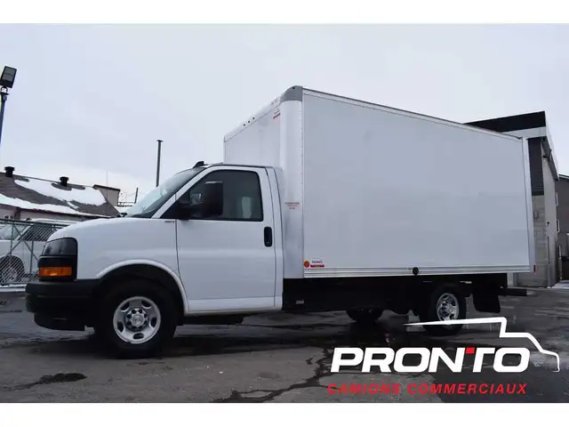 2025 Chevrolet Express Commercial Cutaway 3500  Cube 14 pieds - Photo 3