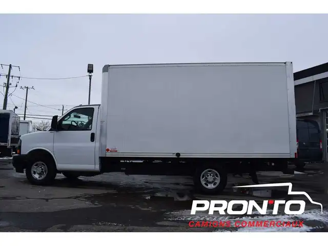 2025 Chevrolet Express Commercial Cutaway 3500  Cube 14 pieds - Photo 5