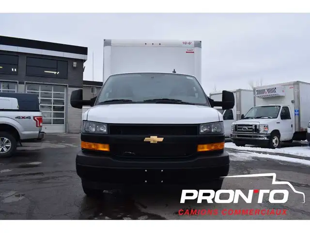 2025 Chevrolet Express Commercial Cutaway 3500  Cube 14 pieds - Photo 15