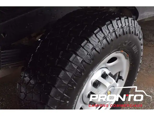 2025 Chevrolet Express Commercial Cutaway 3500  Cube 14 pieds - Photo 18